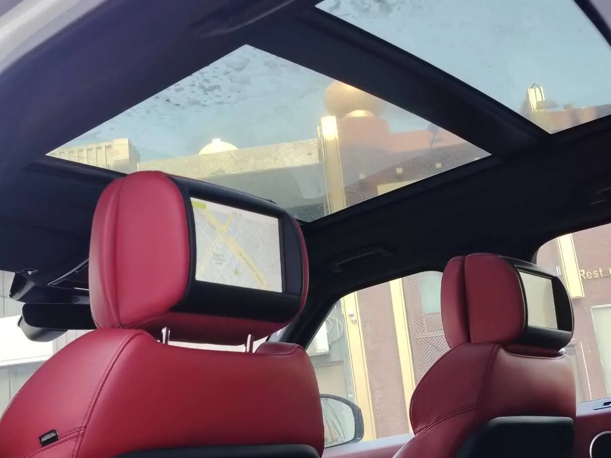 Car image 17