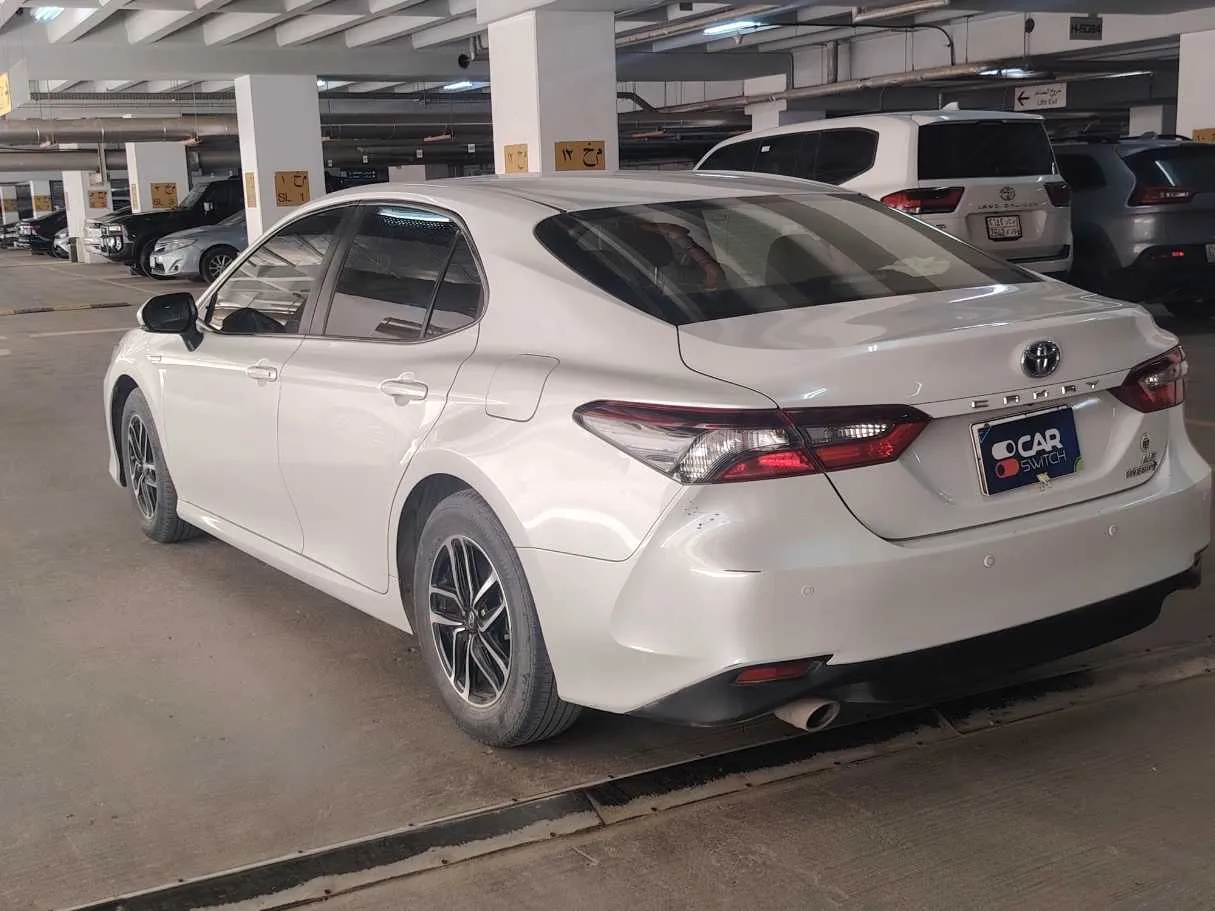 Car image 7