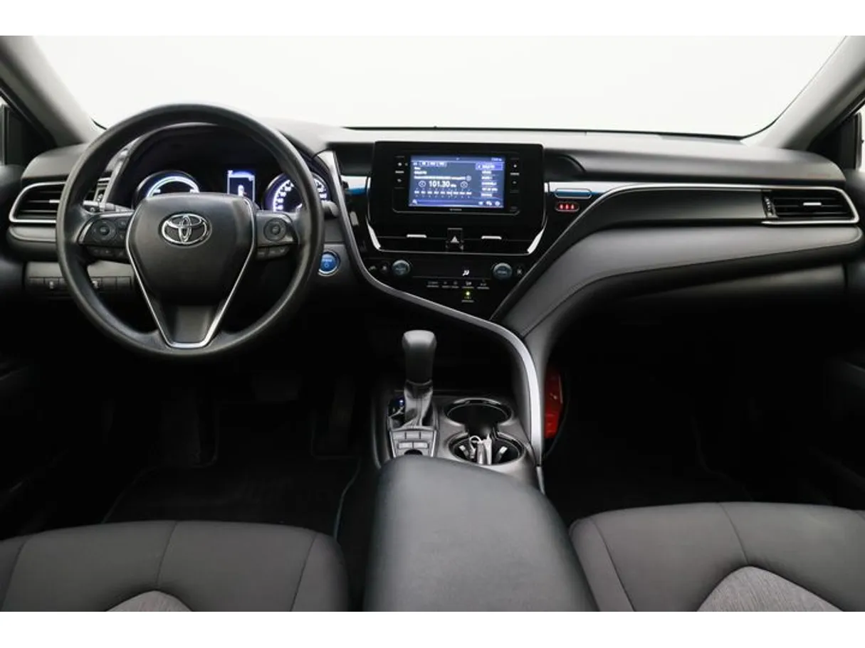 Car image 14