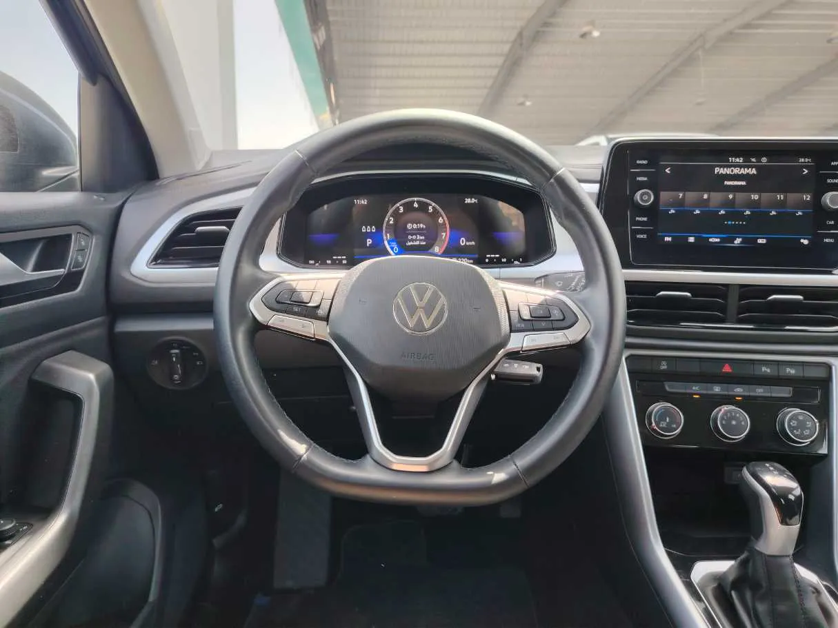 Car image 24