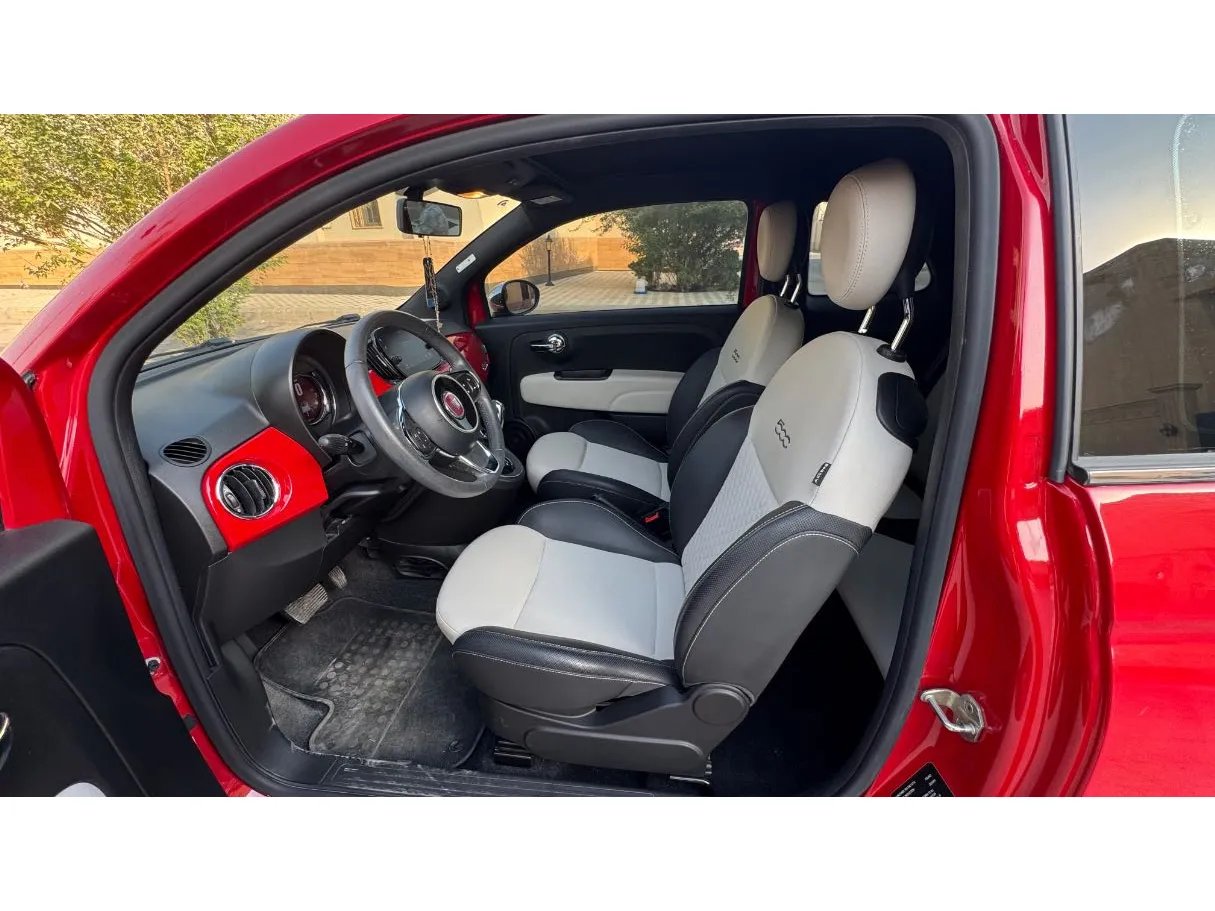 Car image 10