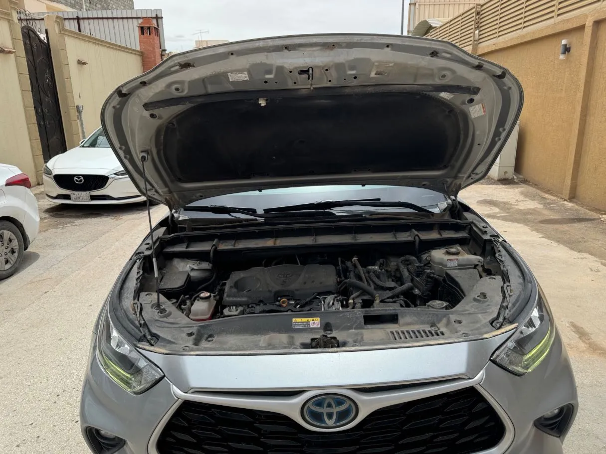 Car image 21