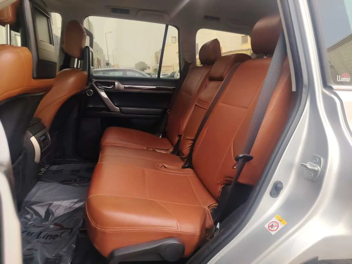 Car image 16