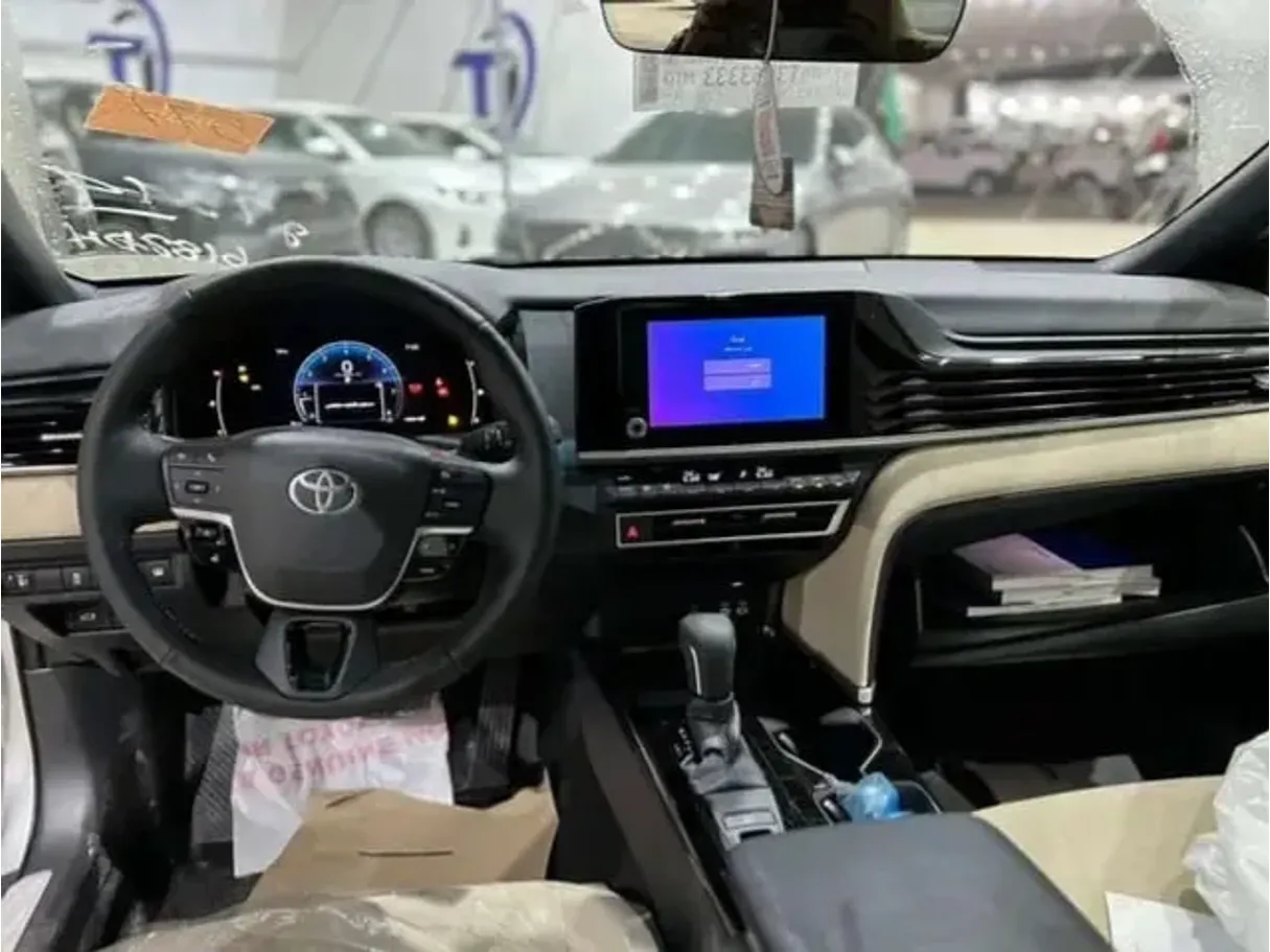 Car image 7