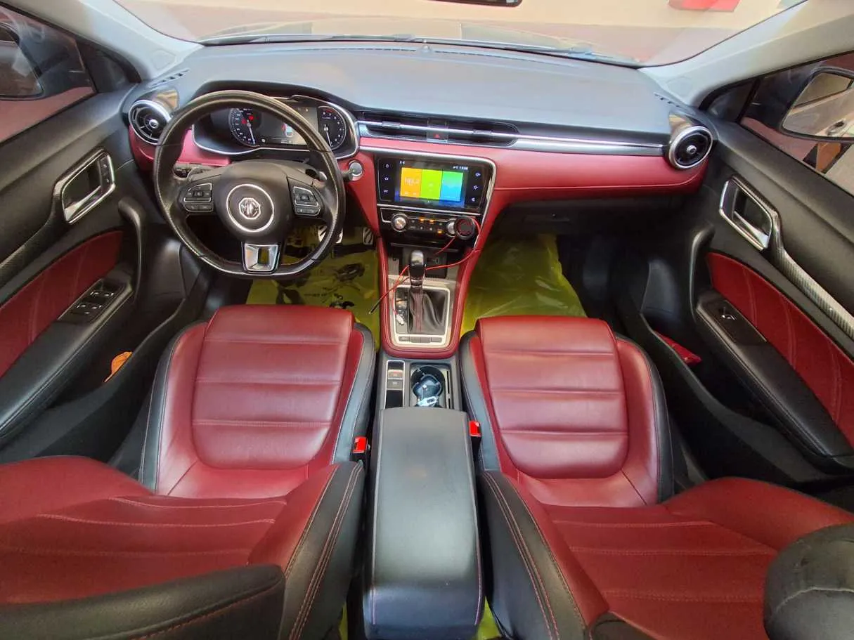 Car image 15