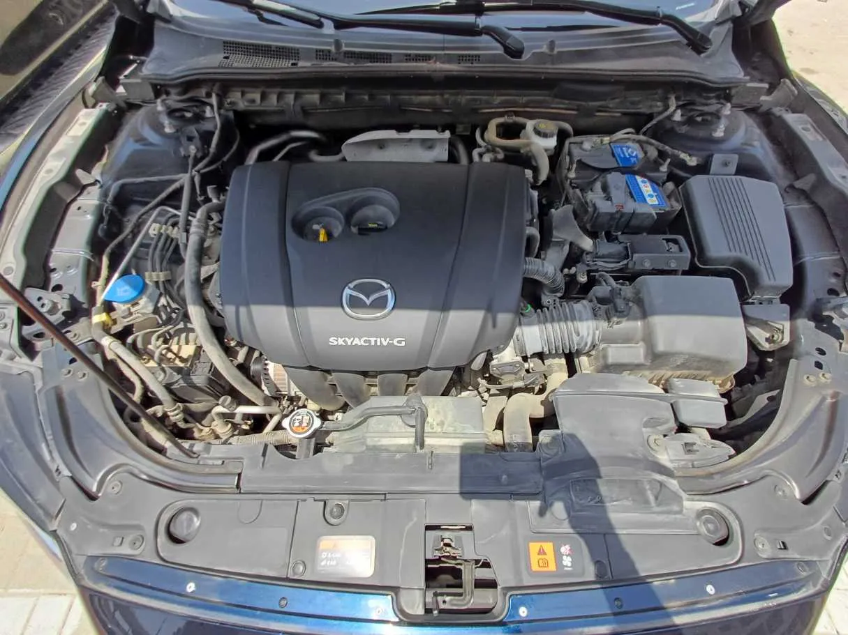 Car image 21