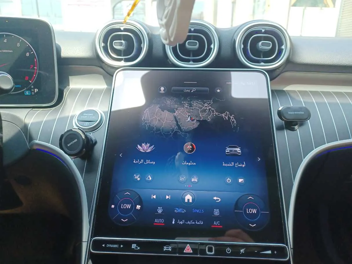 Car image 14