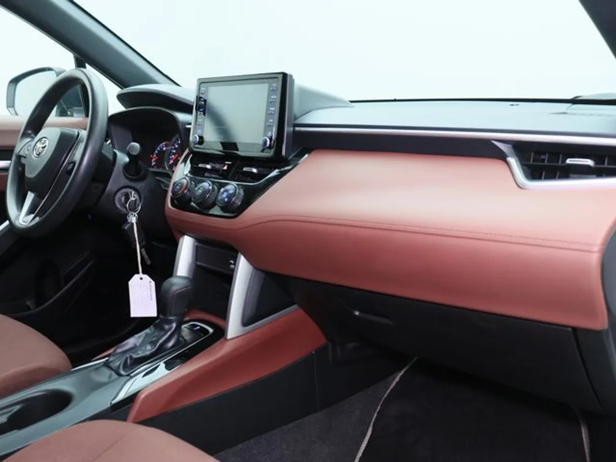 Car image 10