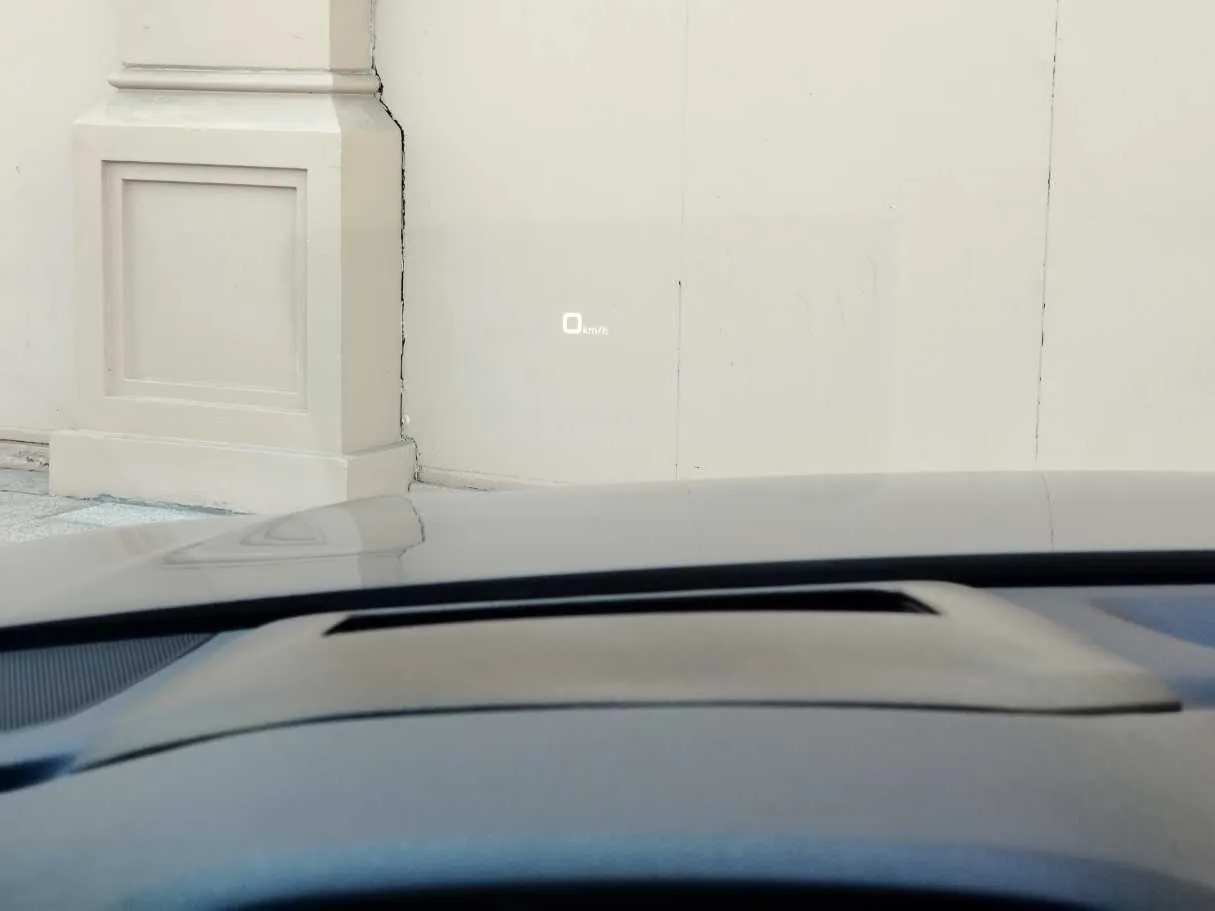 Car image 32