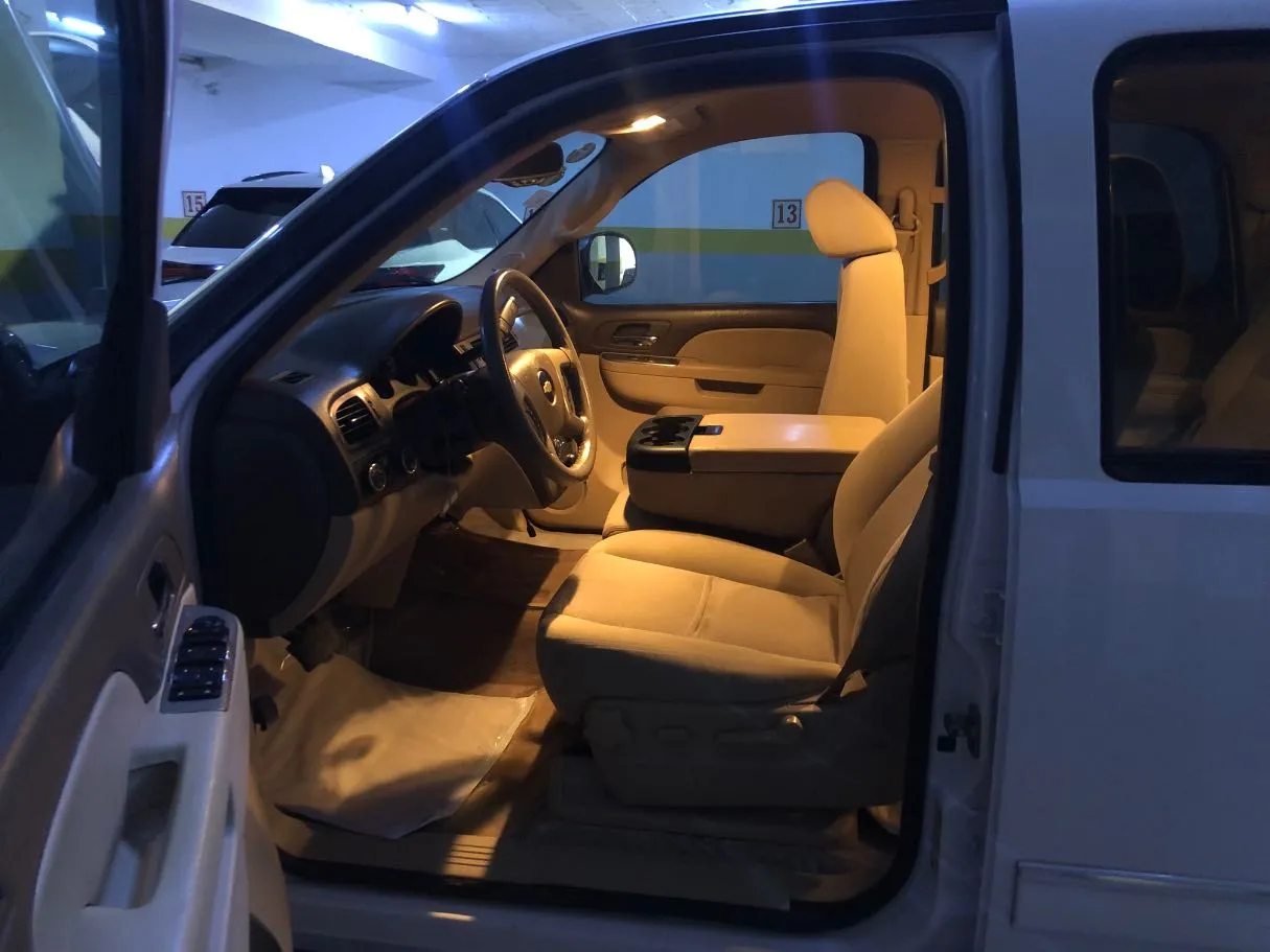 Car image 11