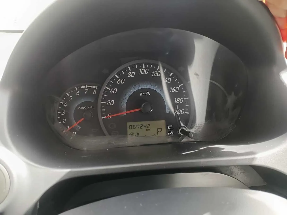Car image 18