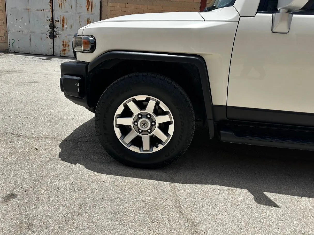 Car image 9