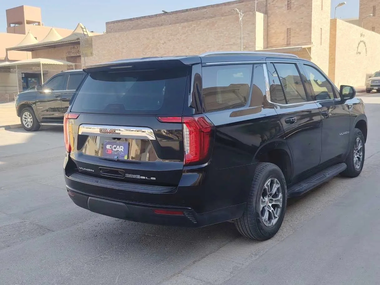 Car image 5