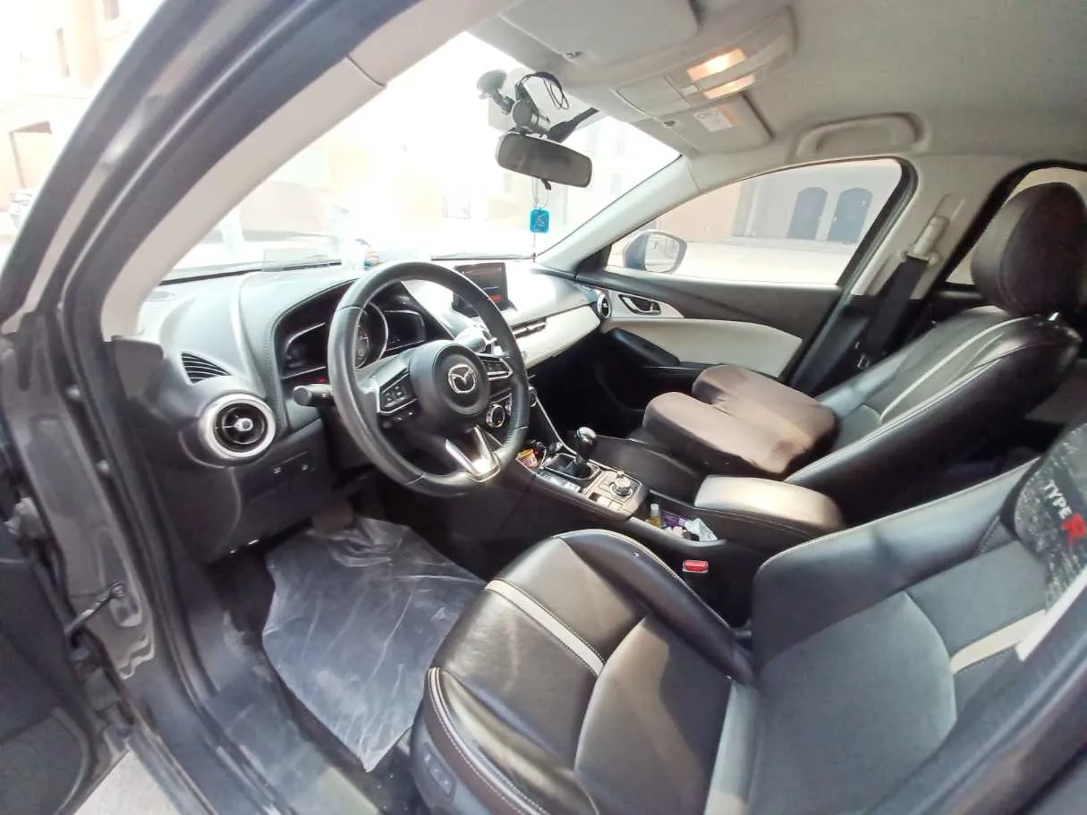 Car image 10