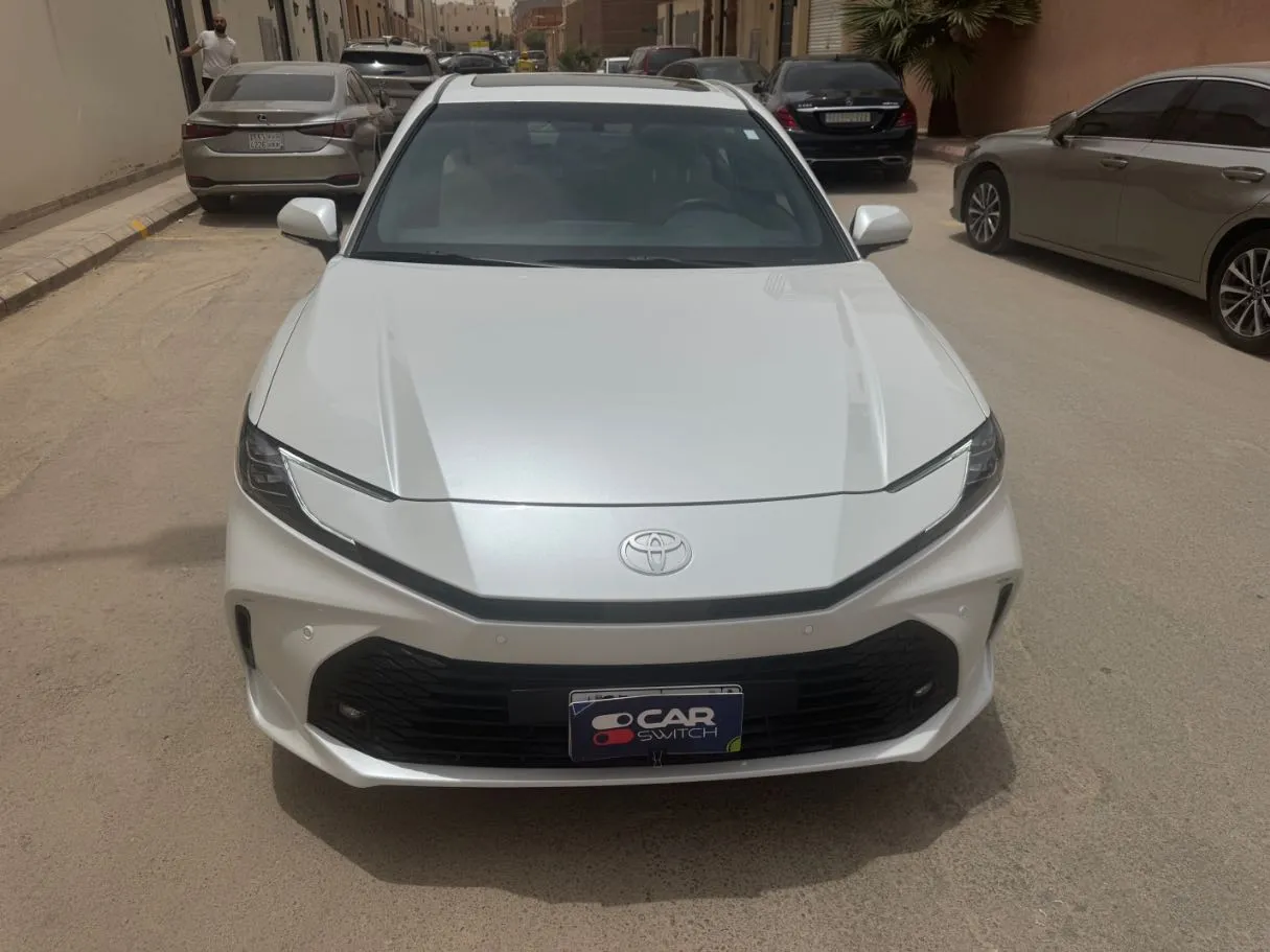 Car image 2