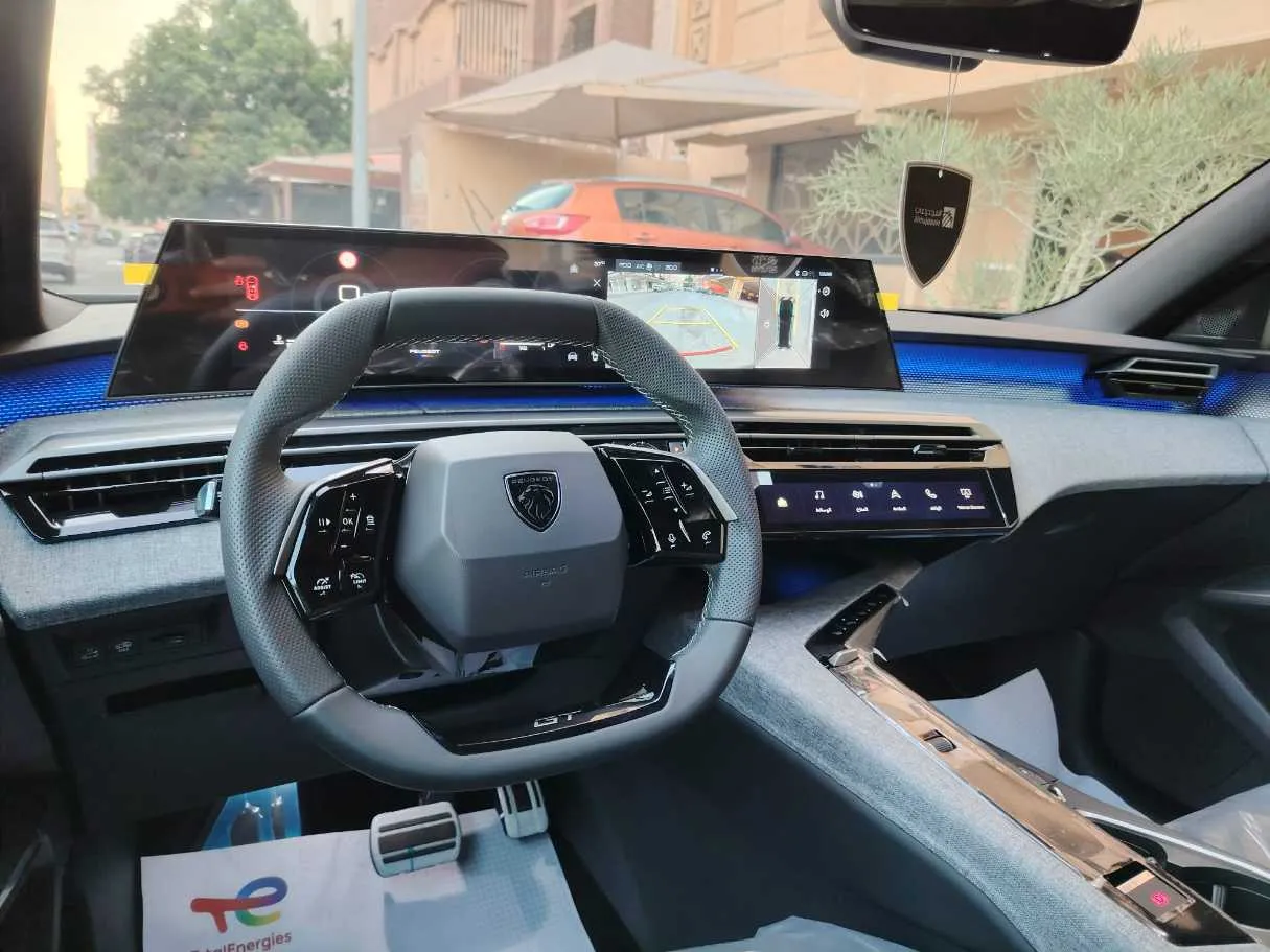 Car image 26
