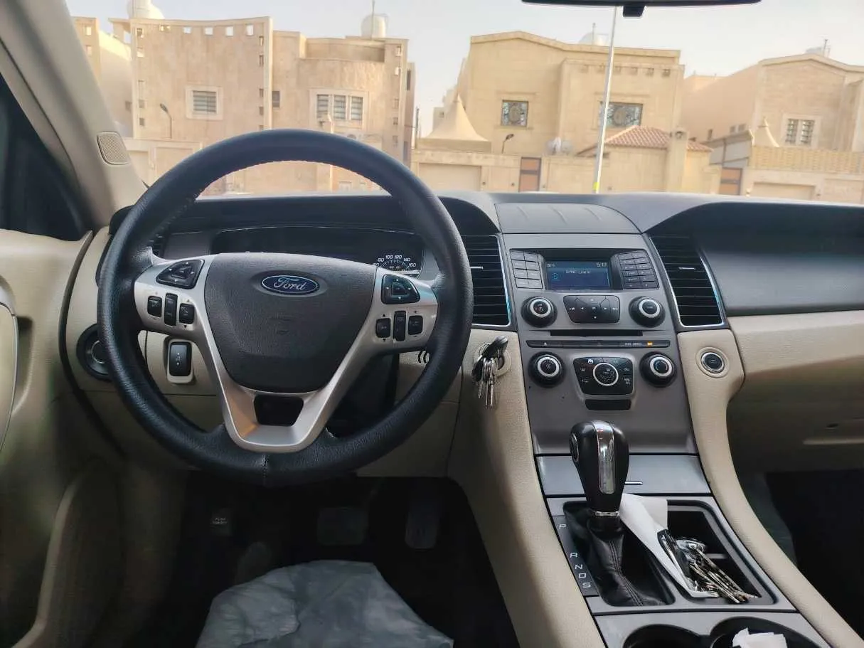 Car image 20