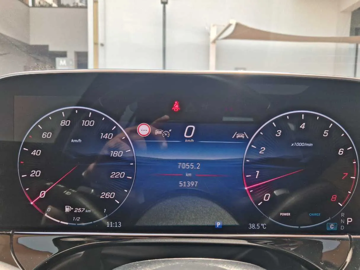 Car image 16