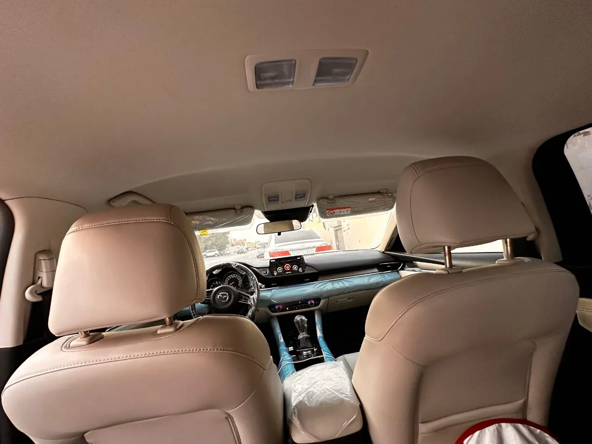 Car image 15