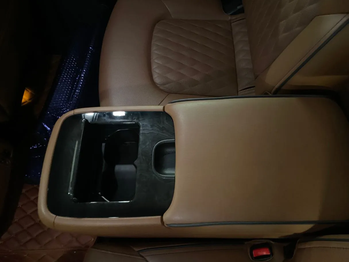 Car image 25