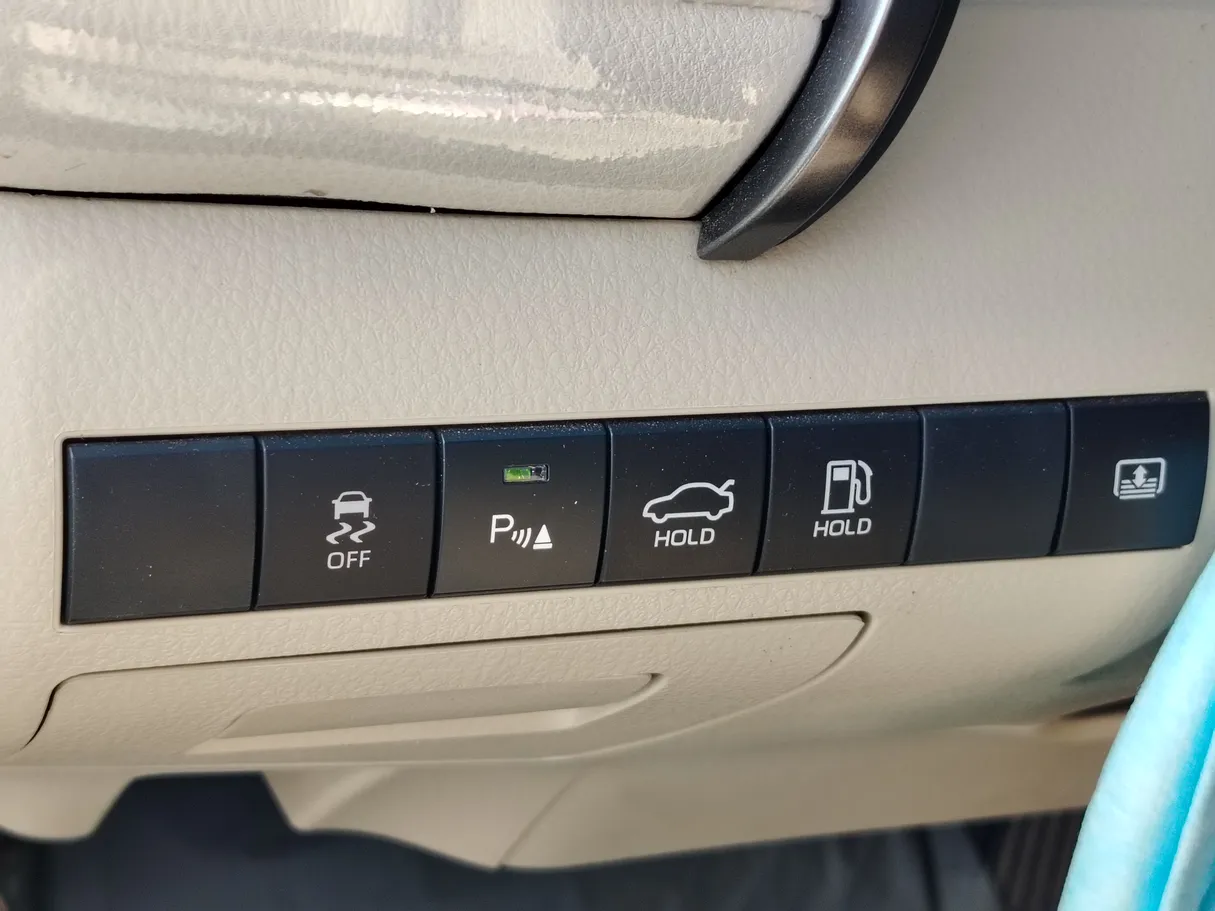 Car image 29