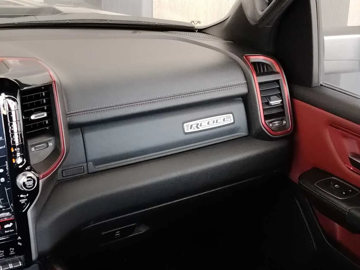 Car image 33