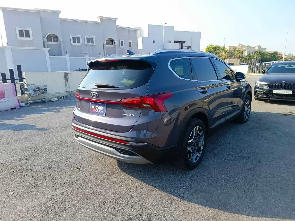 Car image 5