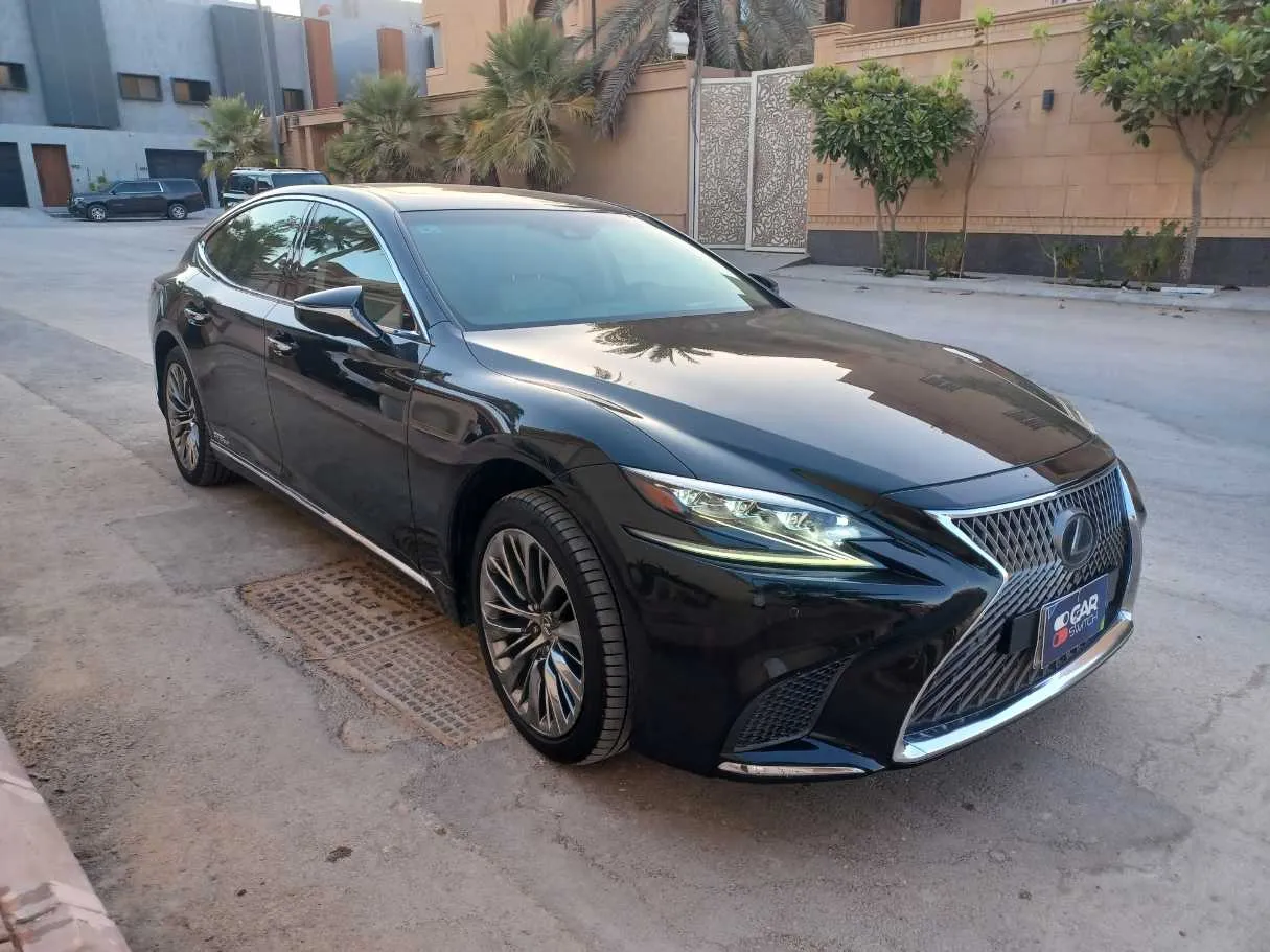 Car image 3