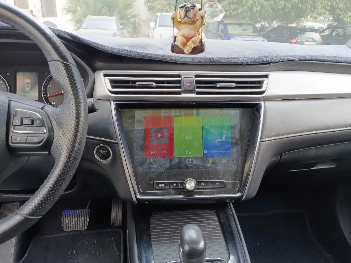 Car image 16