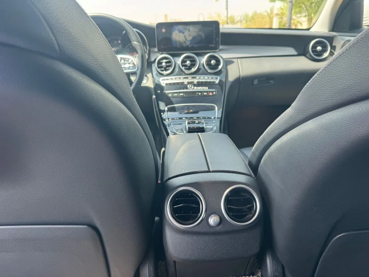 Car image 22