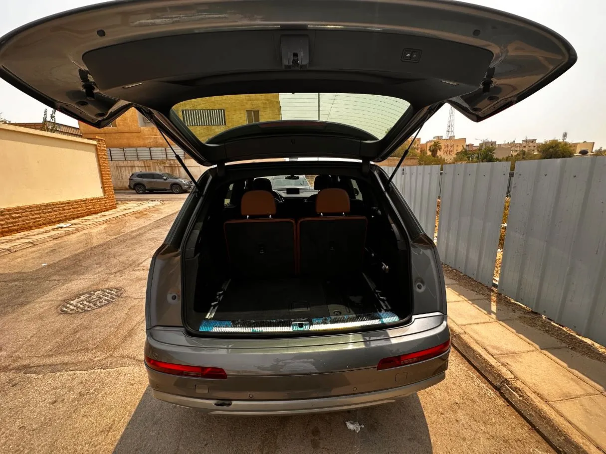 Car image 22