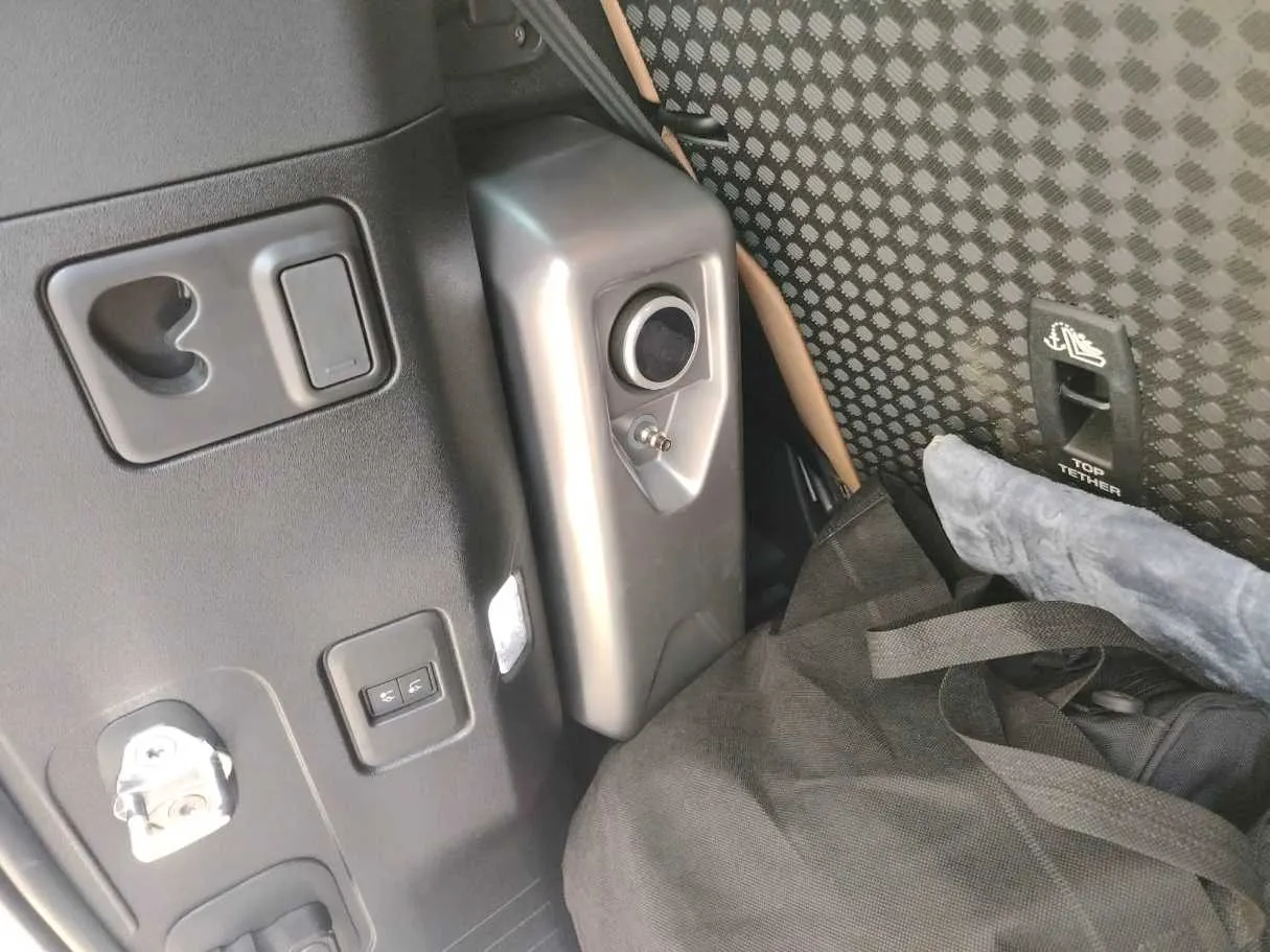 Car image 37