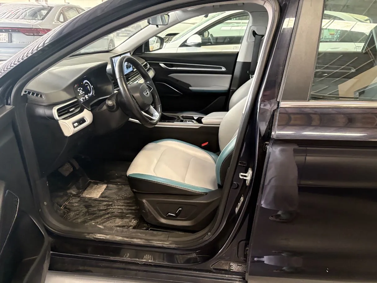 Car image 7