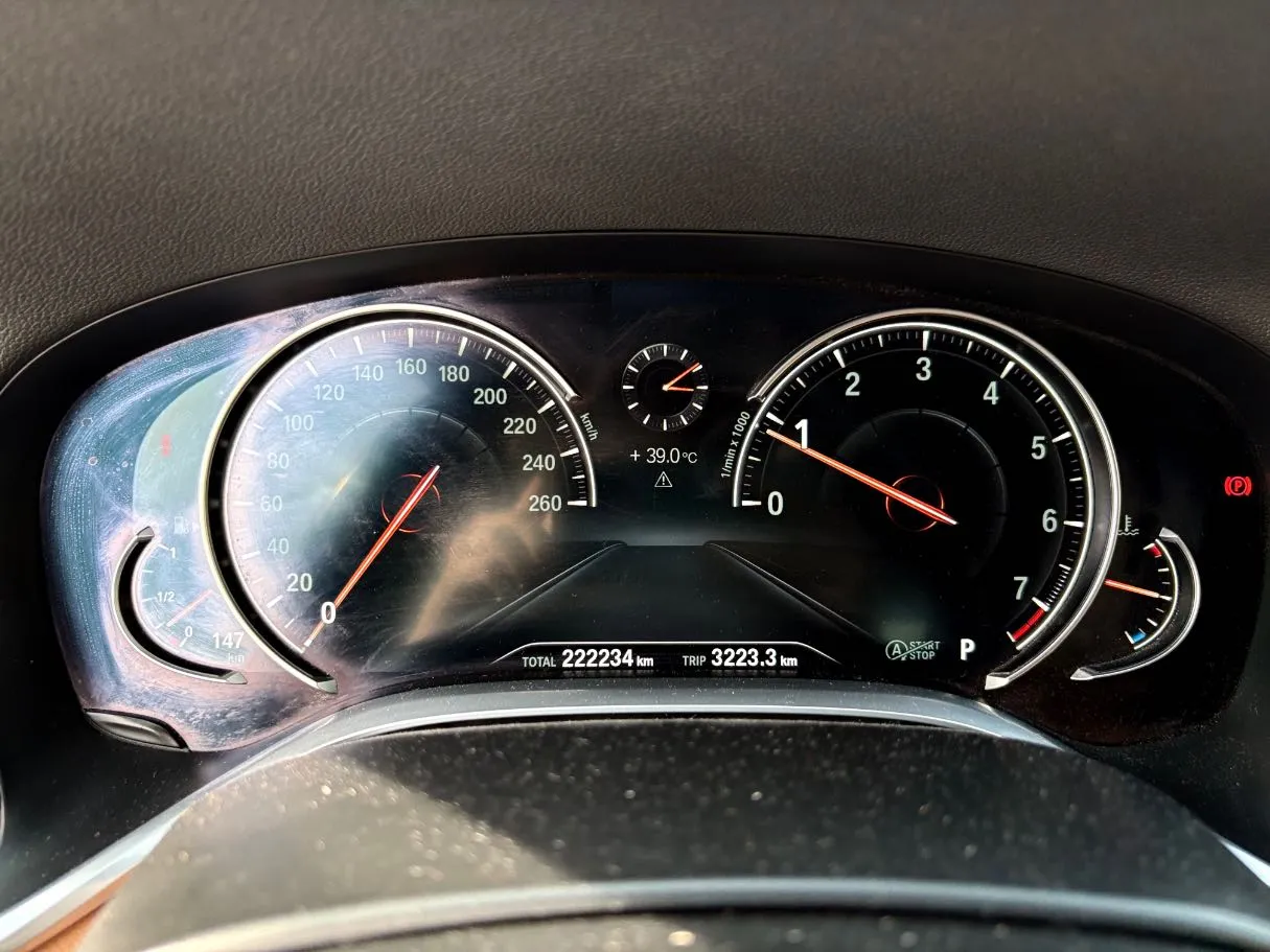 Car image 23