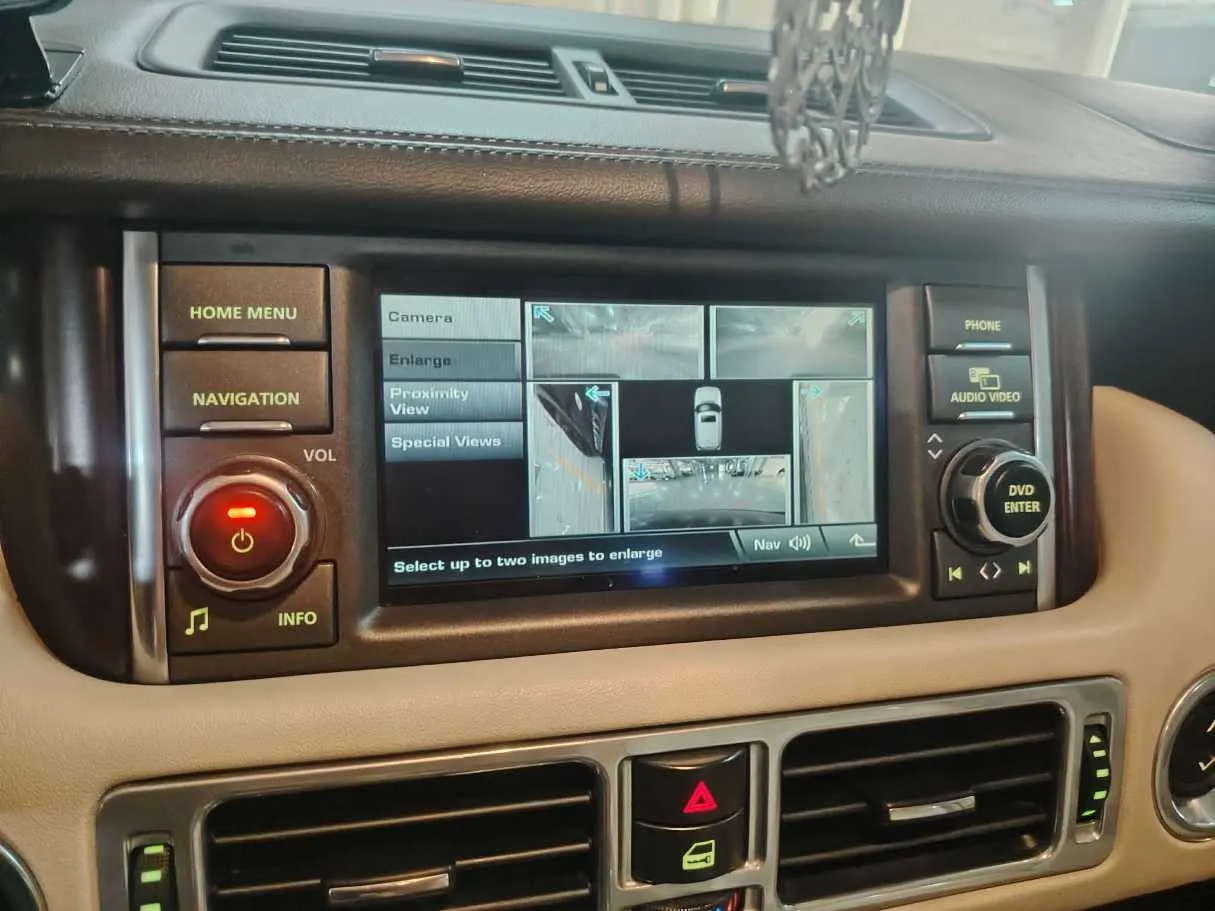 Car image 24