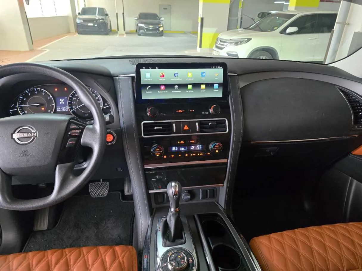 Car image 16