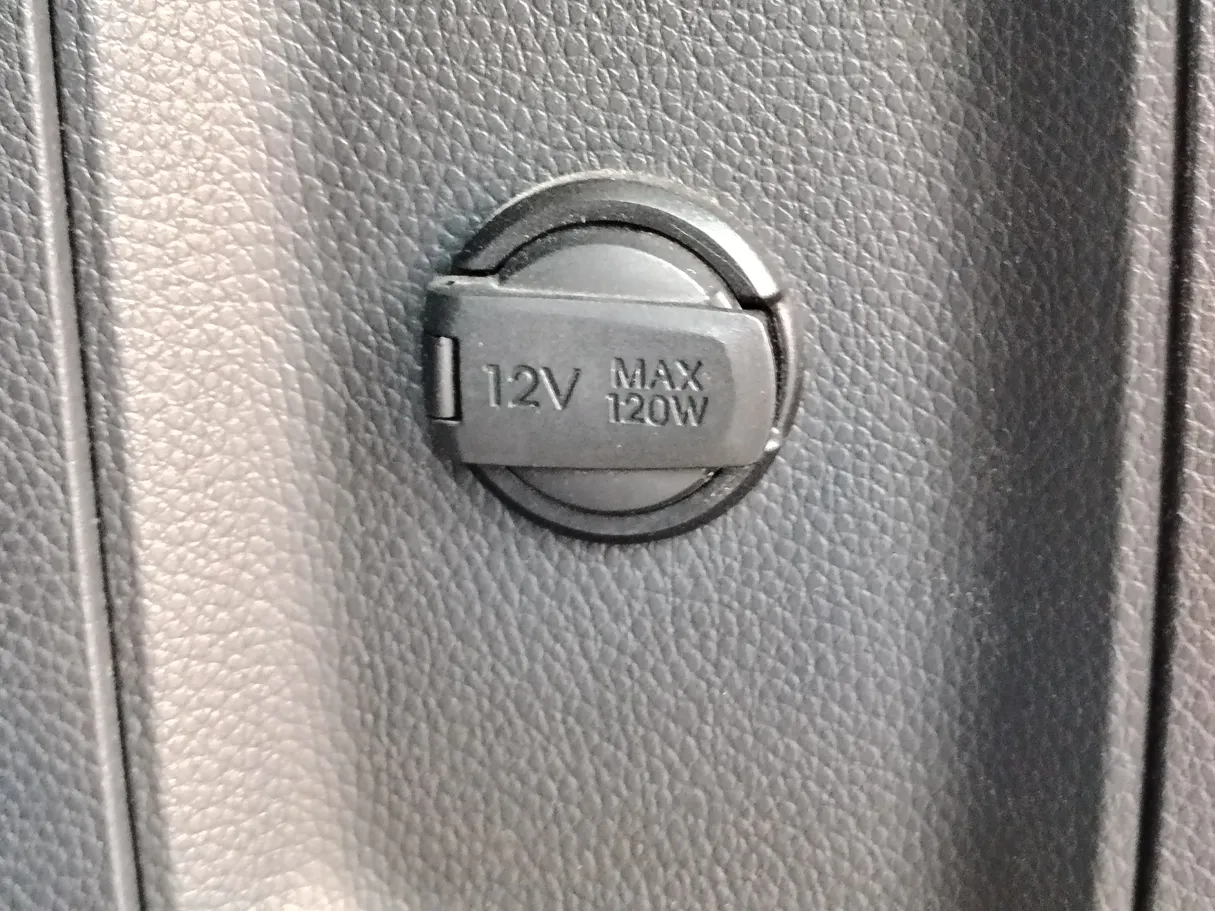 Car image 30