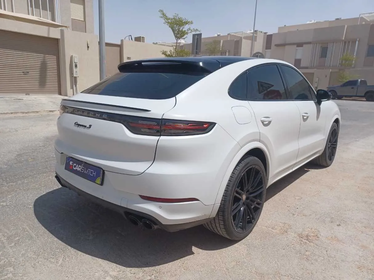 Car image 5
