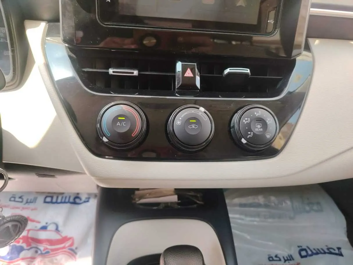 Car image 27