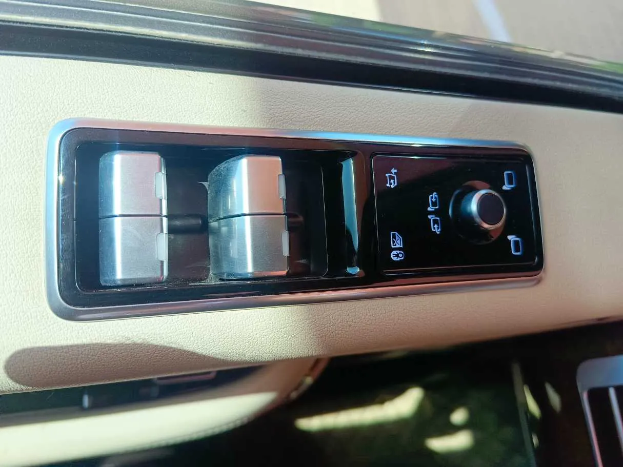 Car image 39