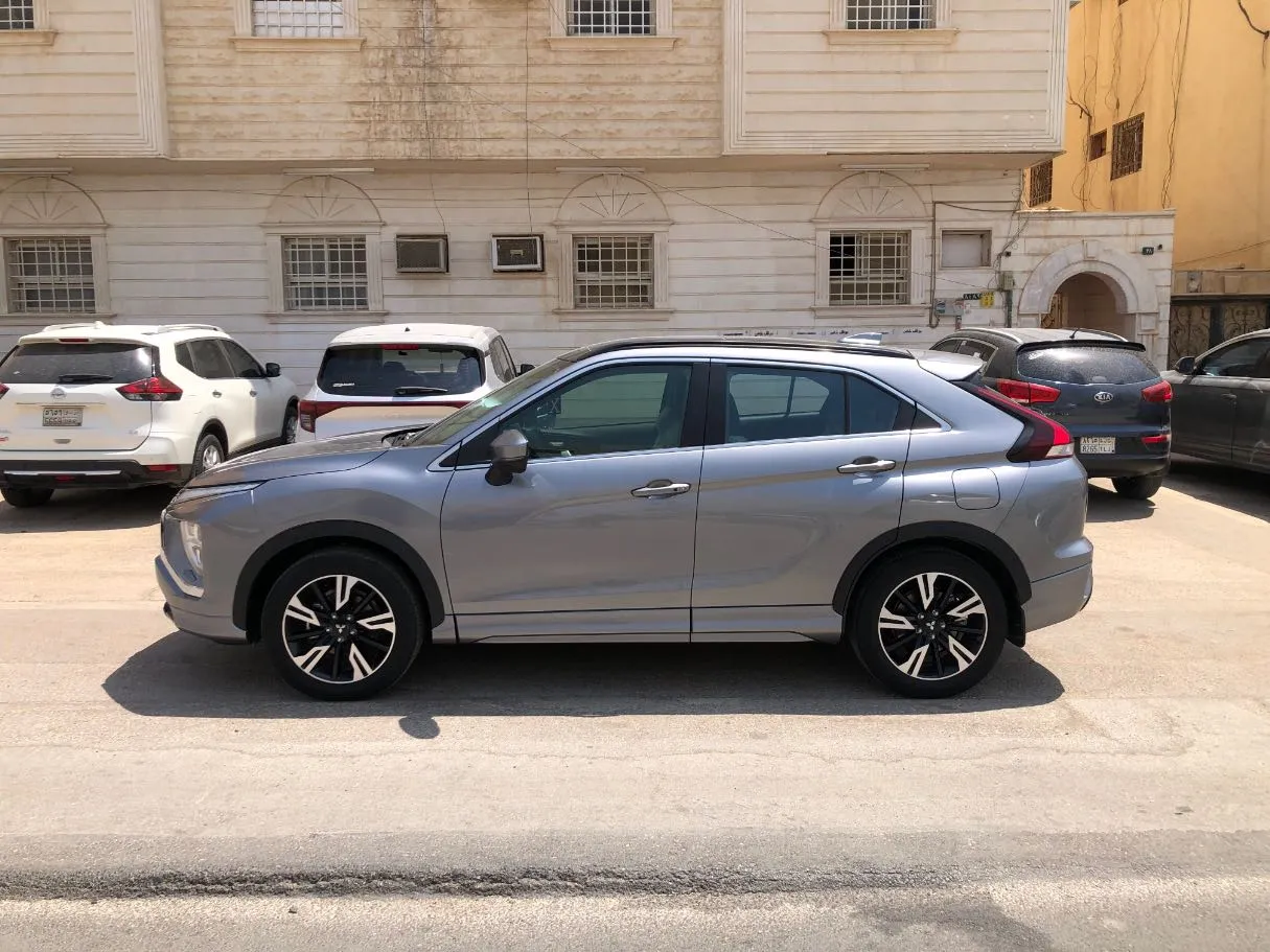 Car image 8