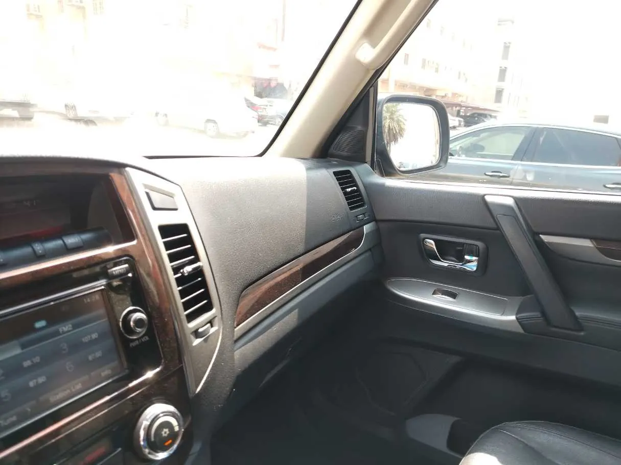 Car image 24