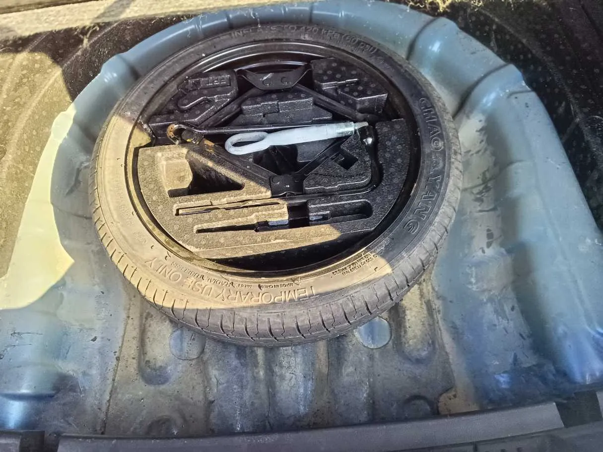 Car image 33