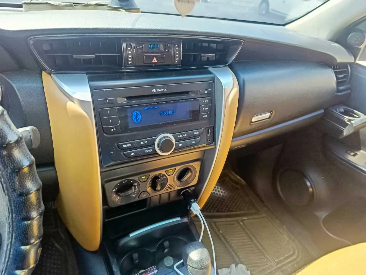 Car image 24