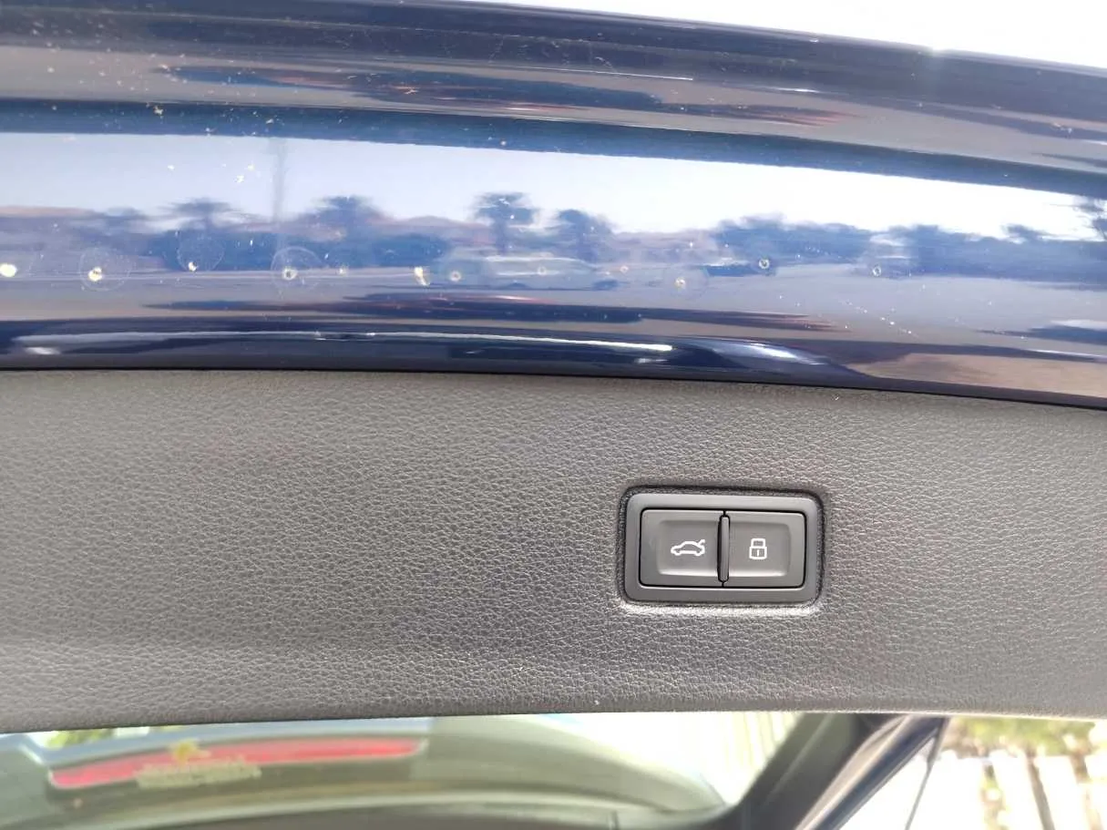 Car image 33