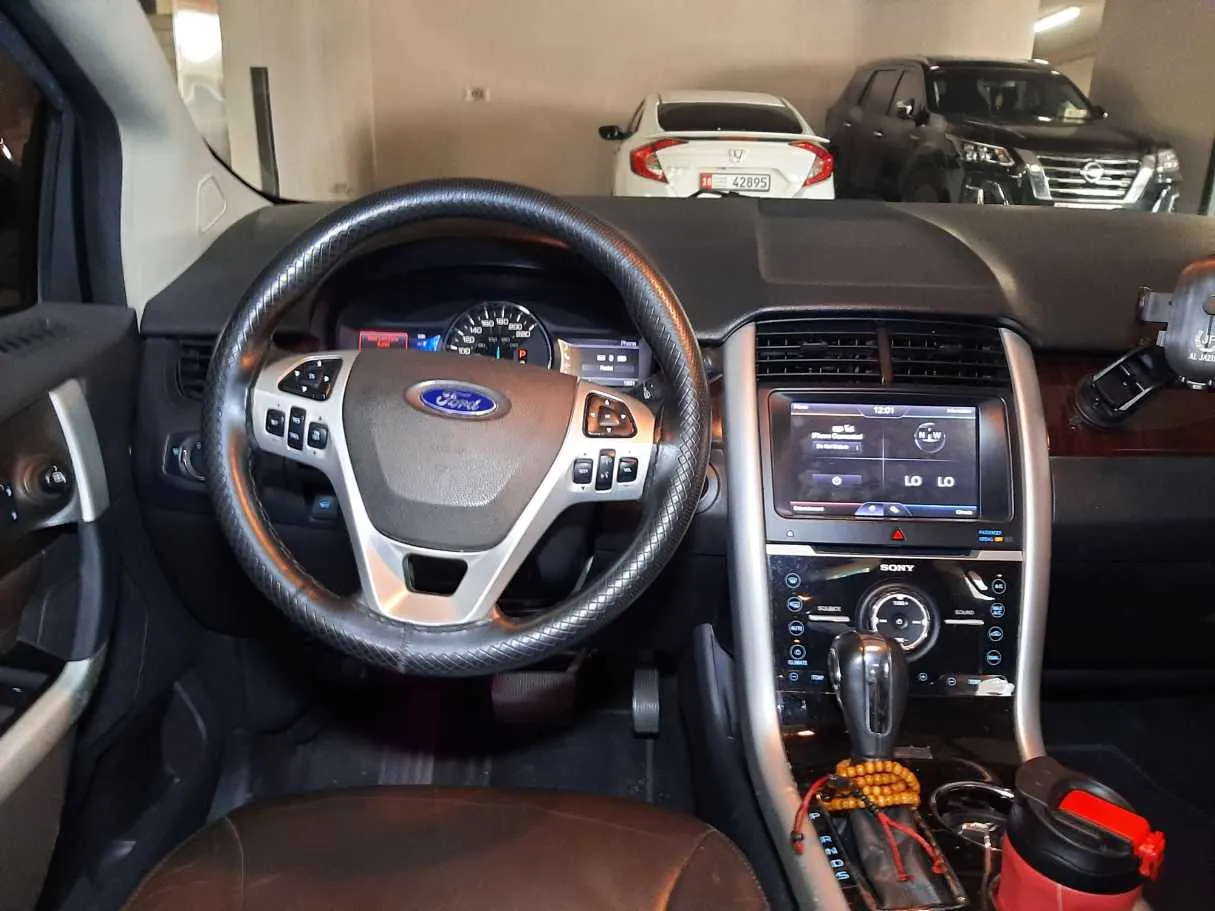 Car image 17