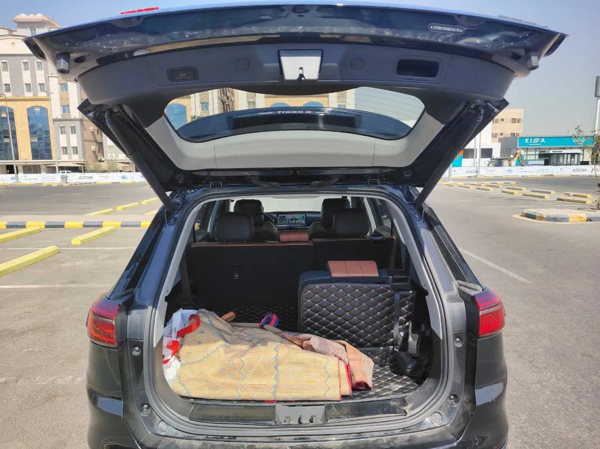 Car image 26