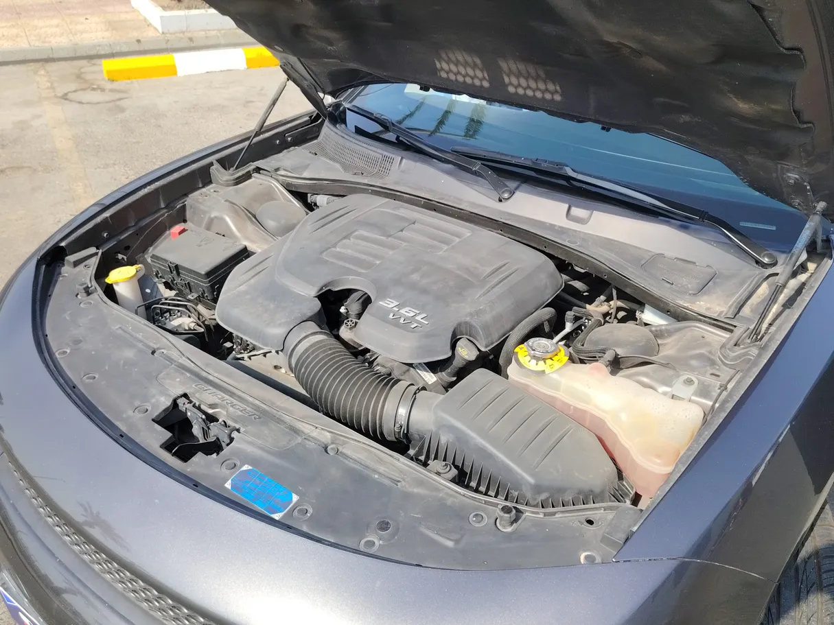 Car image 32