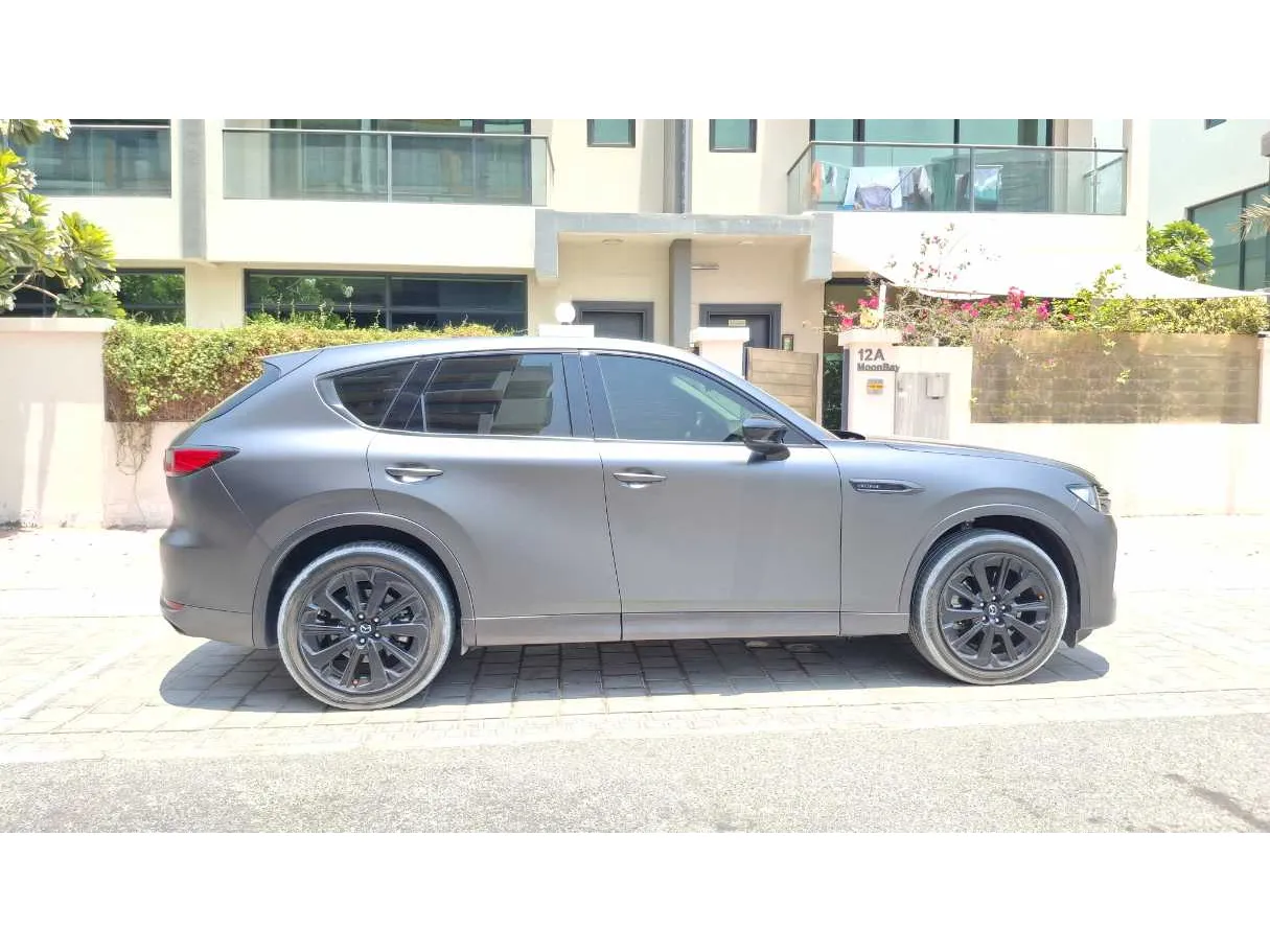 Car image 8