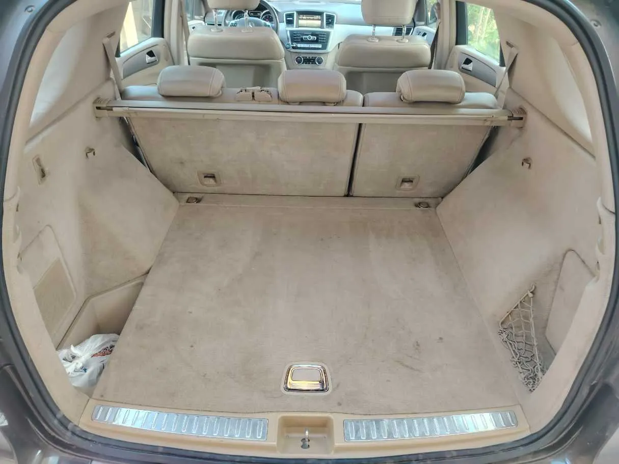 Car image 29